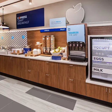 Holiday Inn Express & Suites Quincy I-10 By Ihg-2